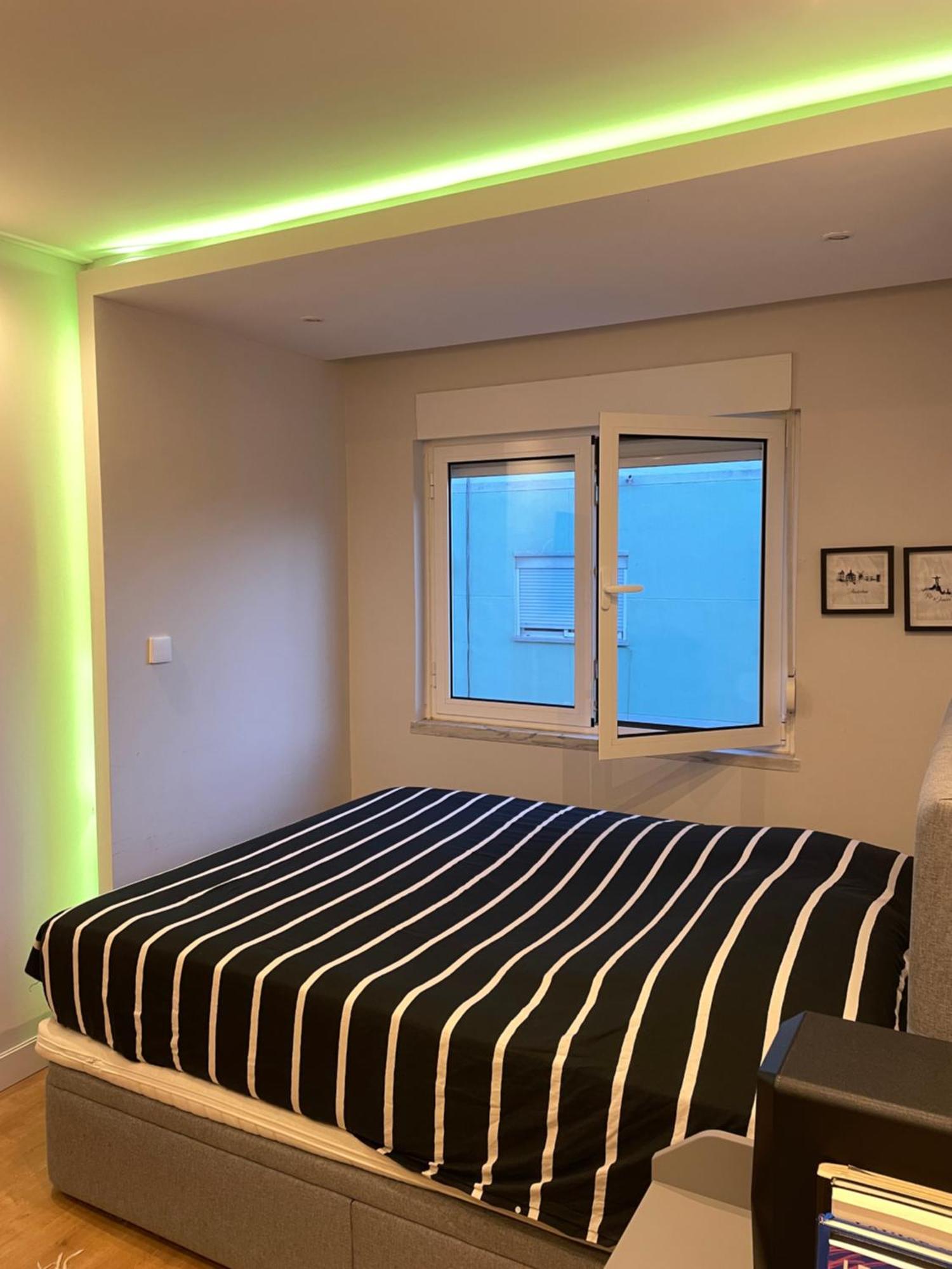 Quarto De Casal Close To Lisbon Flat Equipado アルマダ 部屋 写真